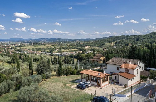 Poggio a Caiano Villa | 110 m² Villa ∙ 2 bedrooms ∙ 4 guests