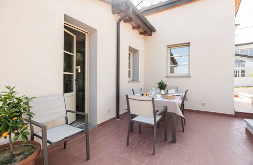 Poggio a Caiano Villa | 110 m² Villa ∙ 2 bedrooms ∙ 4 guests