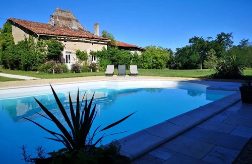 Brossac House | 112 m² House ∙ 3 bedrooms ∙ 6 guests