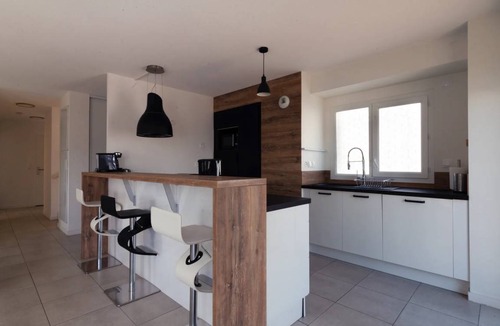 Cenon Apartment | 115 m² Apartment ∙ 4 bedrooms ∙ 8 guests