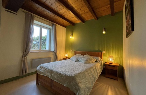 Saint-Jean-le-Vieux House | 115 m² Gîte ∙ 3 bedrooms ∙ 6 guests