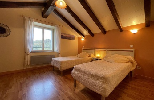 Saint-Jean-le-Vieux House | 115 m² Gîte ∙ 3 bedrooms ∙ 6 guests