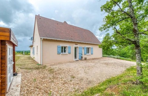 Sainte-Foy-de-Longas House | 115 m² House ∙ 3 bedrooms ∙ 6 guests