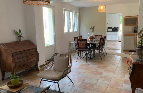 Ambares-et-Lagrave Villa | 115 m² Villa ∙ 2 bedrooms ∙ 6 guests