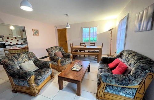 Esquiule House | 117 m² Gîte ∙ 3 bedrooms ∙ 6 guests