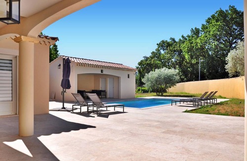 Chateauneuf-de-Gadagne House | 120 m² House ∙ 3 bedrooms ∙ 5 guests