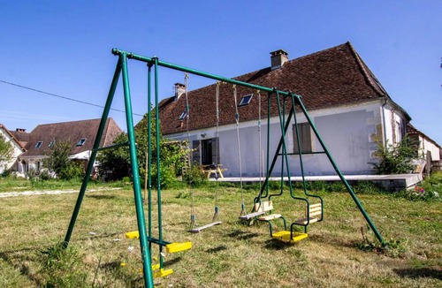 Saint-Pierre-de-Chignac House | 120 m² House ∙ 2 bedrooms ∙ 5 guests