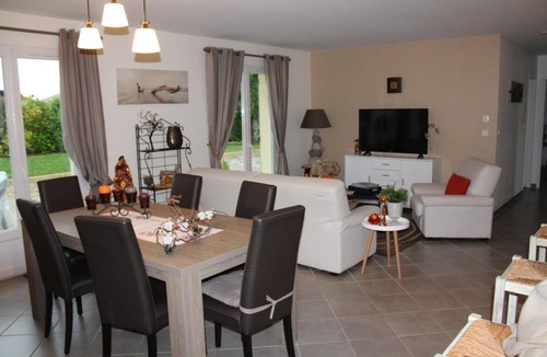 Neuvic House | 120 m² Gîte ∙ 3 bedrooms ∙ 5 guests