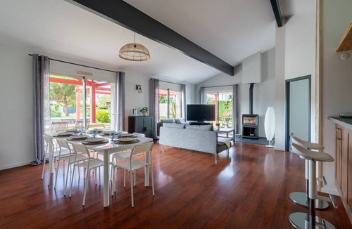 Saint-Jean-d'Illac House | 120 m² House ∙ 3 bedrooms ∙ 8 guests