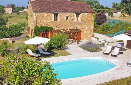Cales House | 120 m² House ∙ 3 bedrooms ∙ 6 guests