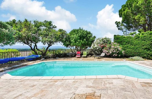Eyragues Villa | 120 m² Villa ∙ 3 bedrooms ∙ 6 guests