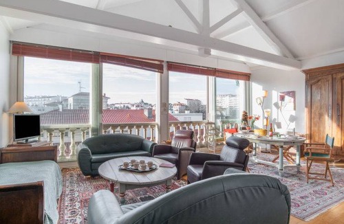 Biarritz City Centre Apartment | 122 m² Apartment ∙ 3 bedrooms ∙ 6 guests