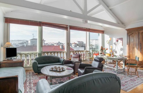 Biarritz City Centre Apartment | 122 m² Apartment ∙ 3 bedrooms ∙ 6 guests