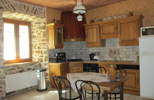 Beyssenac House | 126 m² Gîte ∙ 4 bedrooms ∙ 8 guests