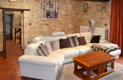 Saint Jean d'Angle House | 127 m² House ∙ 2 bedrooms ∙ 4 guests