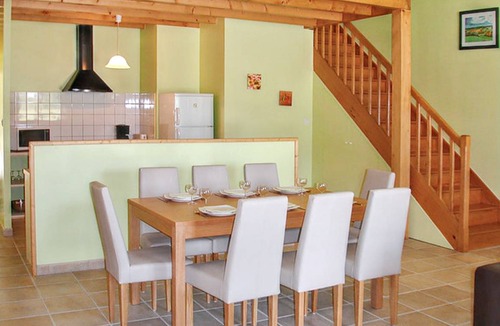 Saint-Vincent-la-Chatre House | 128 m² House ∙ 4 bedrooms ∙ 8 guests