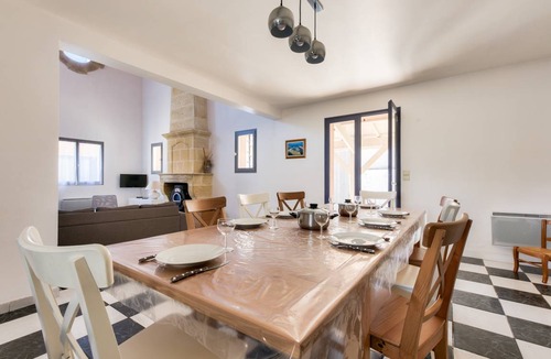Ares House | 130 m² House ∙ 5 bedrooms ∙ 10 guests