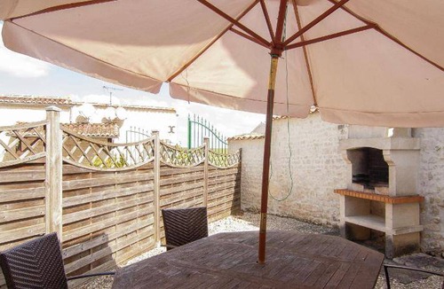 Saint-Preuil House | 135 m² House ∙ 3 bedrooms ∙ 6 guests