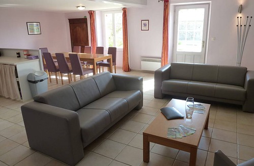 Saint-Vincent-la-Chatre House | 138 m² House ∙ 4 bedrooms ∙ 9 guests