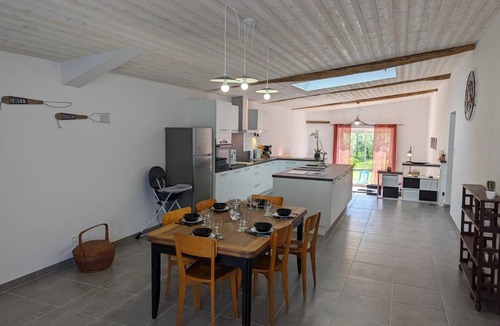 Montboyer Cottage | 142 m² Cabin ∙ 3 bedrooms ∙ 6 guests