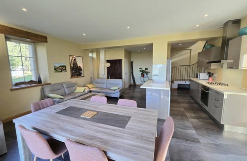 Monsac House | 148 m² Gîte ∙ 3 bedrooms ∙ 6 guests