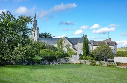 Pressigny Bed & Breakfast | 14th Century Priory in Pressigny