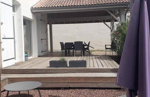 Sainte-Eulalie-en-Born House | 150 m² Gîte ∙ 5 bedrooms ∙ 10 guests