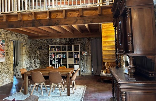 Pujols Apartment | 150 m² Apartment ∙ 2 bedrooms ∙ 6 guests