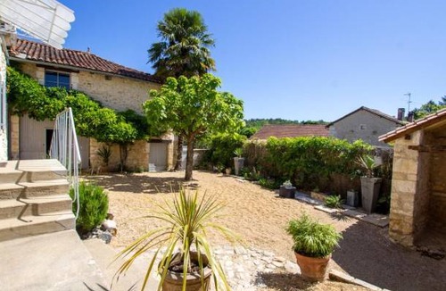 Champagnac-de-Belair House | 150 m² House ∙ 5 bedrooms ∙ 10 guests