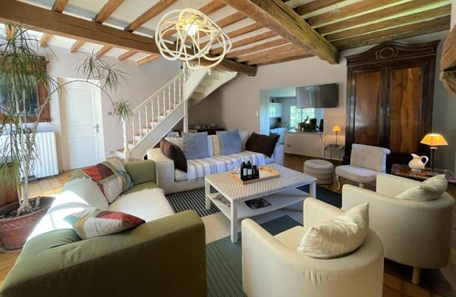 Artiguelouve House | 150 m² Gîte ∙ 5 bedrooms ∙ 10 guests