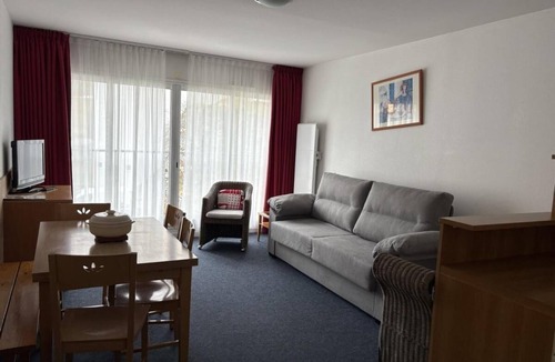 Eaux-Bonnes Apartment | 150m from ski slopes, 3rd floor, view ski slopes, fitness, swimming pool, sauna, tv, ski locker