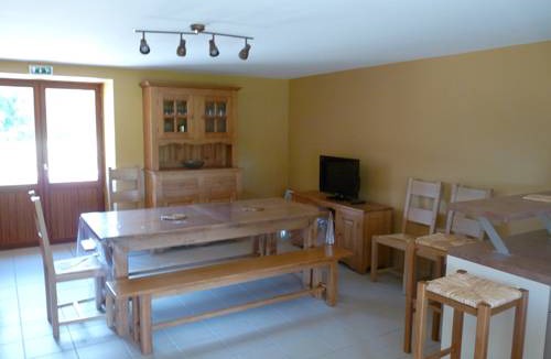 Couffy-sur-Sarsonne Cottage | 152 m² Cabin ∙ 1 bedroom ∙ 12 guests
