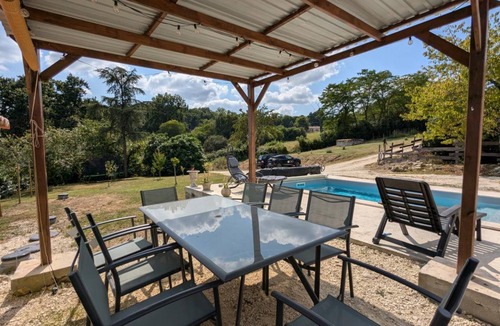 Magnac-Lavalette-Villars Cottage | 160 m² Cabin ∙ 4 bedrooms ∙ 11 guests