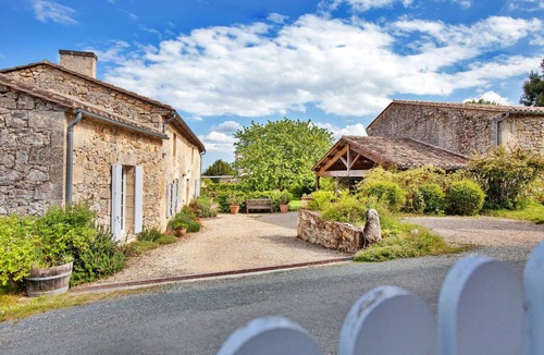 Bourdelles House | 160 m² Farmhouse ∙ 4 bedrooms ∙ 8 guests