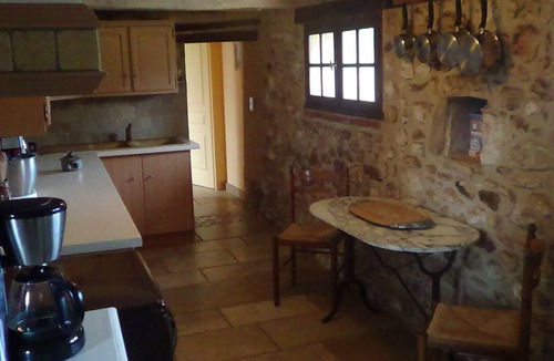 Campsegret House | 16th century Périgourdine stone house, large covered outdoor space, wifi