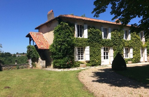 Condac House | 17th century Charentais manor house on the banks of the Charente/tennis - swimming pool