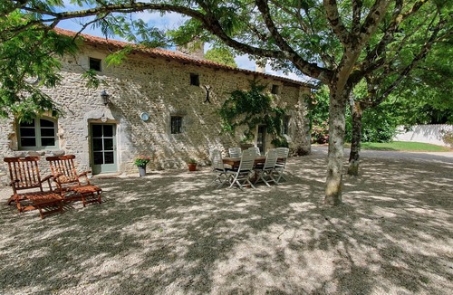 Savigne House | 17th century gite with exclusive use of a large private pool and garden