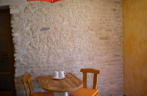 Blanzac les Matha Bed & Breakfast | 18 m² Bed and breakfast ∙ 3 guests