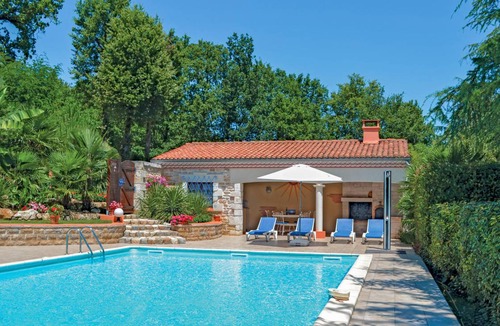 Savignac-les-Eglises House | 180 m² House ∙ 2 bedrooms ∙ 4 guests