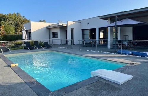 La Brede Villa | 180 m2 in the heart of the vineyards, modern villa, luxury and quiet with heated pool