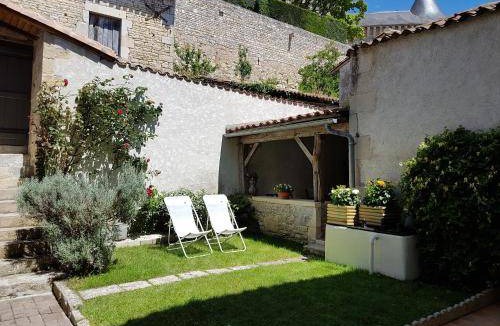 Verteuil-sur-Charente House | 185 m² House ∙ 4 bedrooms ∙ 6 guests