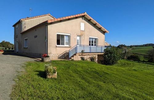 Montbron Cottage | 188 m² Cabin ∙ 5 bedrooms ∙ 14 guests
