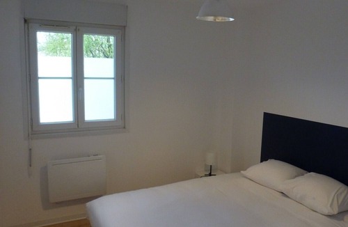 Chasseneuil-du-Poitou Apartment | 18moliere fr 4 pers. sheets, towels & cleaning included