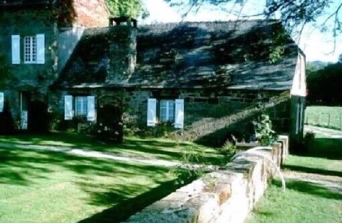 Dampniat House | 18th Century mill, nice furnishing and decoration by the river