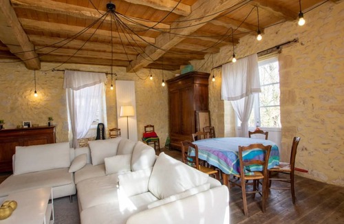 Saint-Pierre-de-Chignac House | 190 m² House ∙ 5 bedrooms ∙ 11 guests