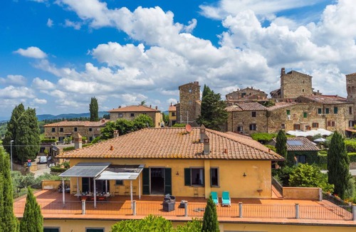 San Donato in Poggio Apartment | 190 m² Apartment ∙ 3 bedrooms ∙ 6 guests