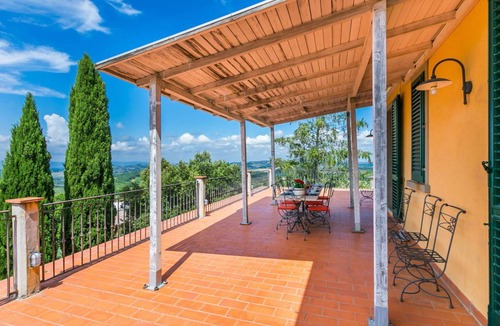 San Donato in Poggio Apartment | 190 m² Apartment ∙ 3 bedrooms ∙ 6 guests