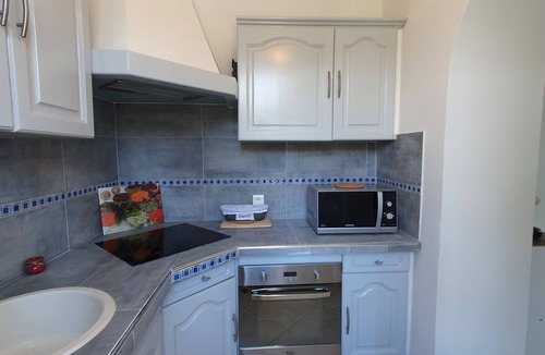 Hyeres City Centre Villa | 1ET. VILLA DE MAITRE HYERES - RESIDENTIAL AREA - VERY QUIET - AIR-CONDITIONED