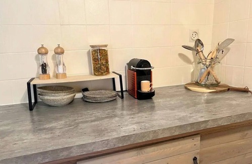 Saint-Seurin-de-Prats Apartment | 2 Bed apartment with private pool on the Dordogne River, restaurants 2 min walk.