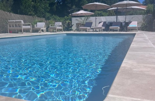 Saint-Seurin-de-Prats Apartment | 2 Bed apartment with private pool on the Dordogne River, restaurants 2 min walk.